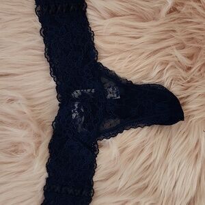 Brand New VICTORIA'S SECRET FLORAL LACE THONG-XS